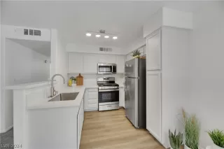 Photo #6: 2593517 Listing 