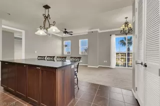 Photo #5: 2593594 Listing