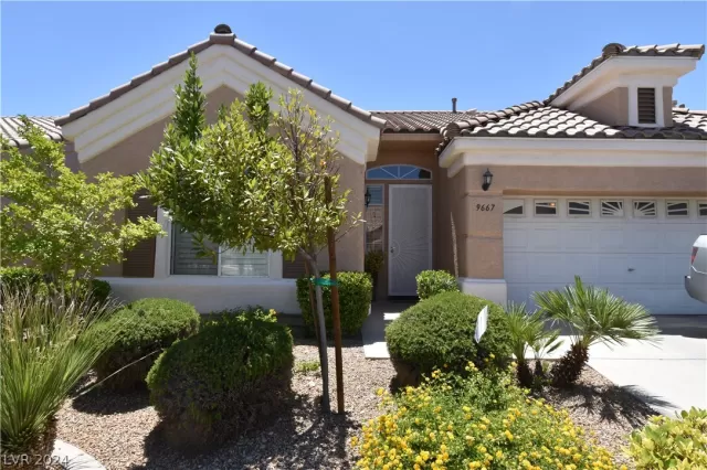 MLS: 2593610 Condo For Sale