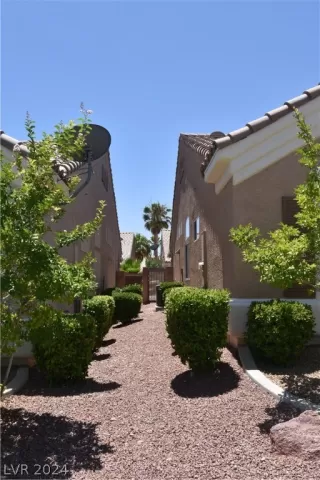 Photo #2: 2593610 Listing