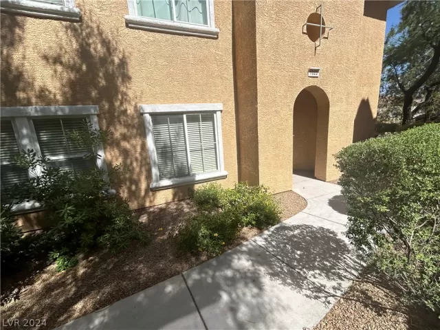 MLS: 2593627 Condo For Sale