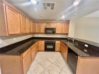 Photo #4: 2593627 Listing 