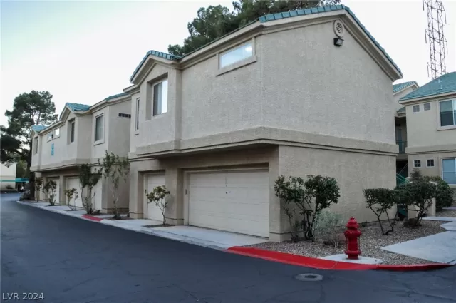 MLS: 2593643 Condo For Sale