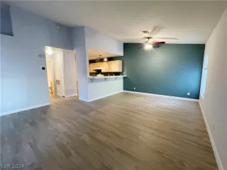 Photo #2: 2593645 Listing 