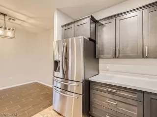 Photo #3: 2593695 Listing 