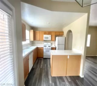 Photo #5: 2593717 Listing 