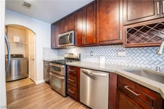 Photo #3: 2593731 Listing 