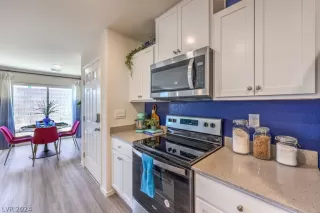 Photo #5: 2593742 Listing