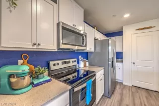 Photo #6: 2593742 Listing