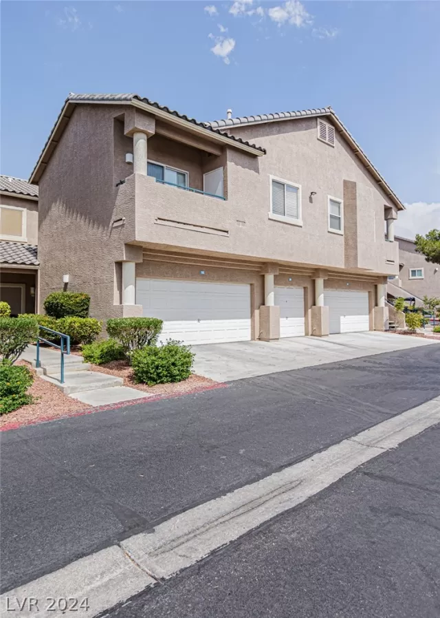 MLS: 2593785 Condo For Sale