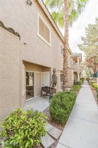 Photo #3: 2593785 Listing 