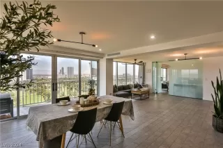 Photo #5: 2593796 Listing