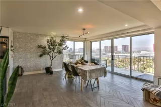 Photo #6: 2593796 Listing