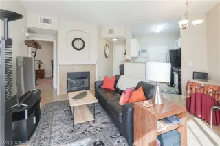 Photo #6: 2593801 Listing