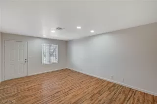 Photo #4: 2593826 Listing 