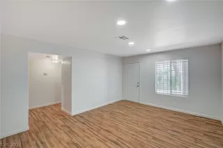 Photo #5: 2593826 Listing 