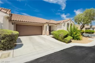 Photo #1: 2593857 Listing