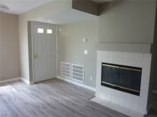 Photo #1: 2593869 Listing 