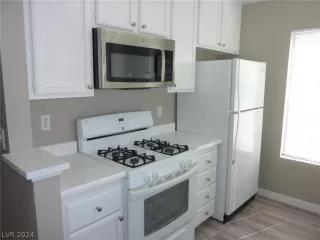 Photo #5: 2593869 Listing 