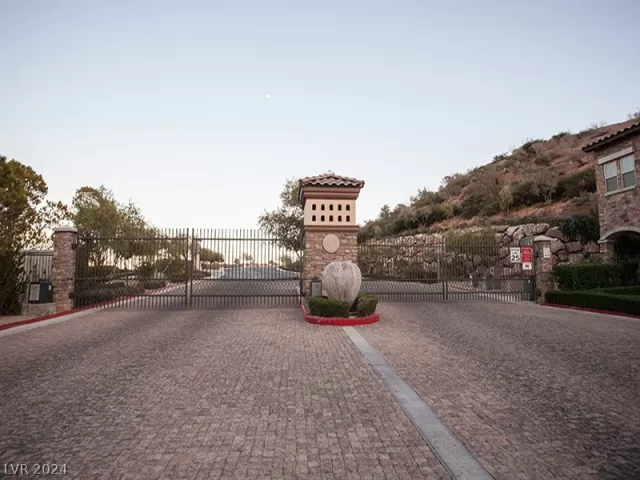 MLS: 2593873 Condo For Sale