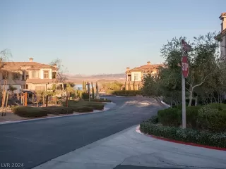 Photo #1: 2593873 Listing 