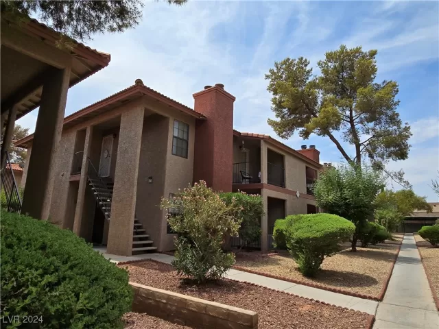 MLS: 2593887 Condo For Sale