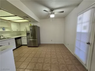 Photo #3: 2593887 Listing 