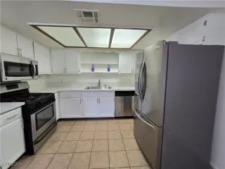 Photo #4: 2593887 Listing 