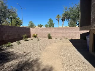 Photo #5: 2593903 Listing 