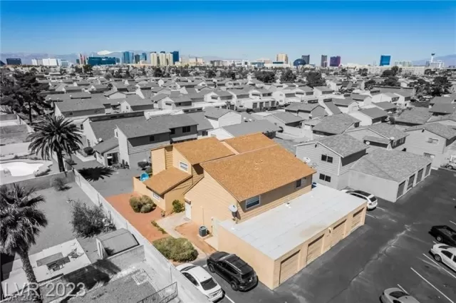 MLS: 2593911 Condo For Sale