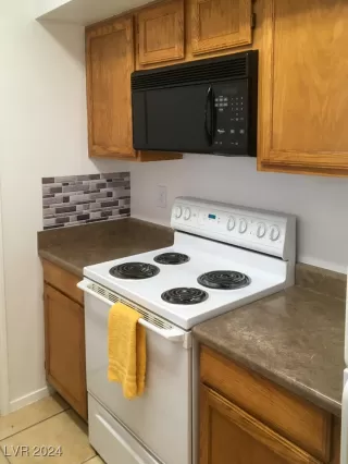 Photo #1: 2593936 Listing 