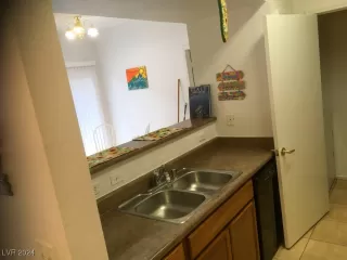 Photo #6: 2593936 Listing 