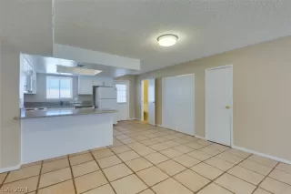 Photo #1: 2593937 Listing 