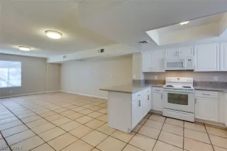 Photo #3: 2593937 Listing 