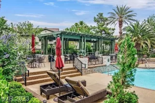 Photo #4: 2593962 Listing 