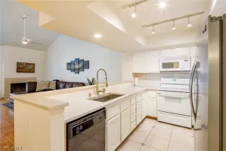 Photo #6: 2593983 Listing