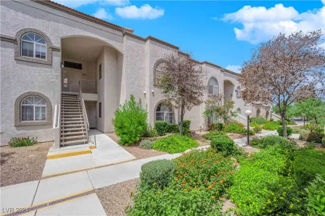 MLS: 2593995 Condo For Sale