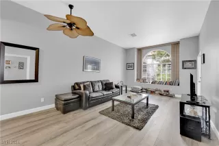 Photo #1: 2593995 Listing