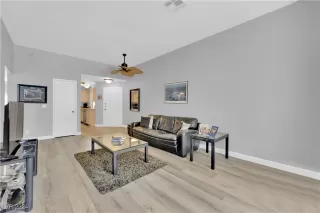 Photo #2: 2593995 Listing