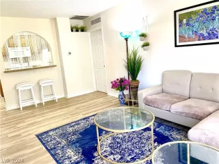 Photo #4: 2594005 Listing 