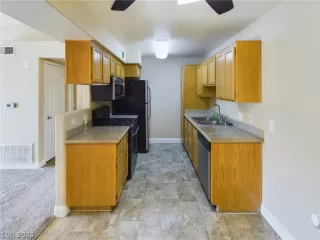 Photo #4: 2594009 Listing