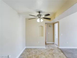 Photo #6: 2594009 Listing