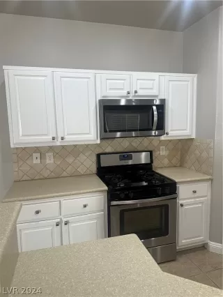 Photo #3: 2594028 Listing 