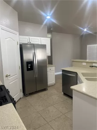 Photo #4: 2594028 Listing 