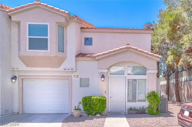 MLS: 2594035 Condo For Sale