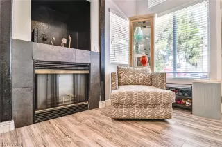 Photo #6: 2594035 Listing