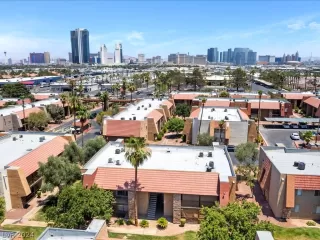 Photo #6: 2594036 Listing