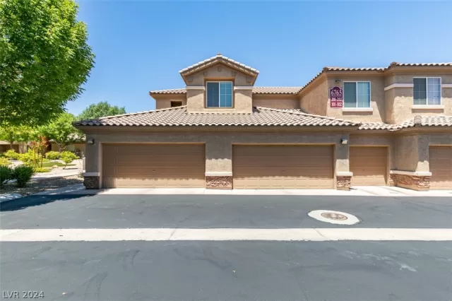 MLS: 2594037 Condo For Sale