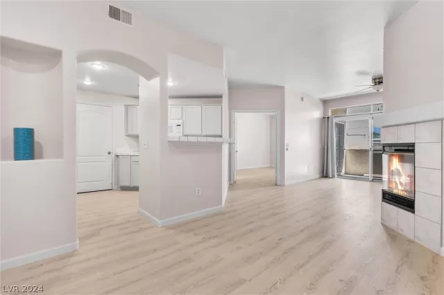 MLS: 2594090 Condo For Sale