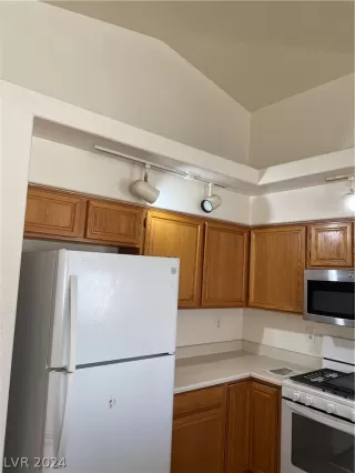 Photo #3: 2594108 Listing 